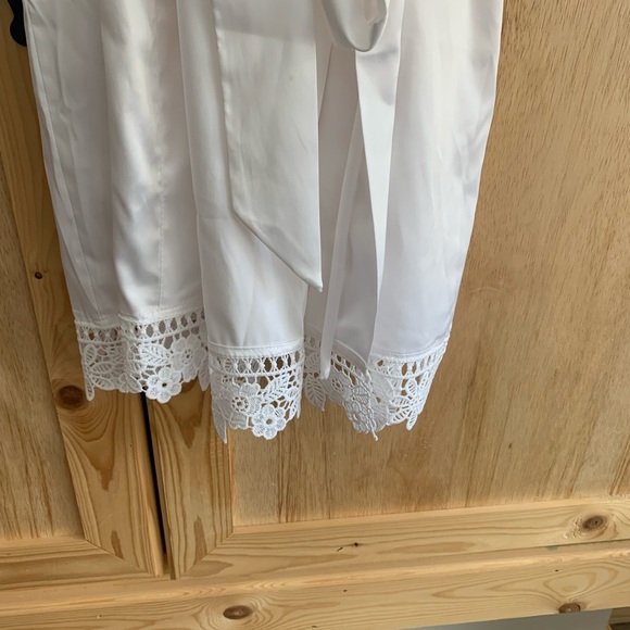 AW.Bridal white satin & lace “BRIDE” Robe size L - Picture 4 of 7